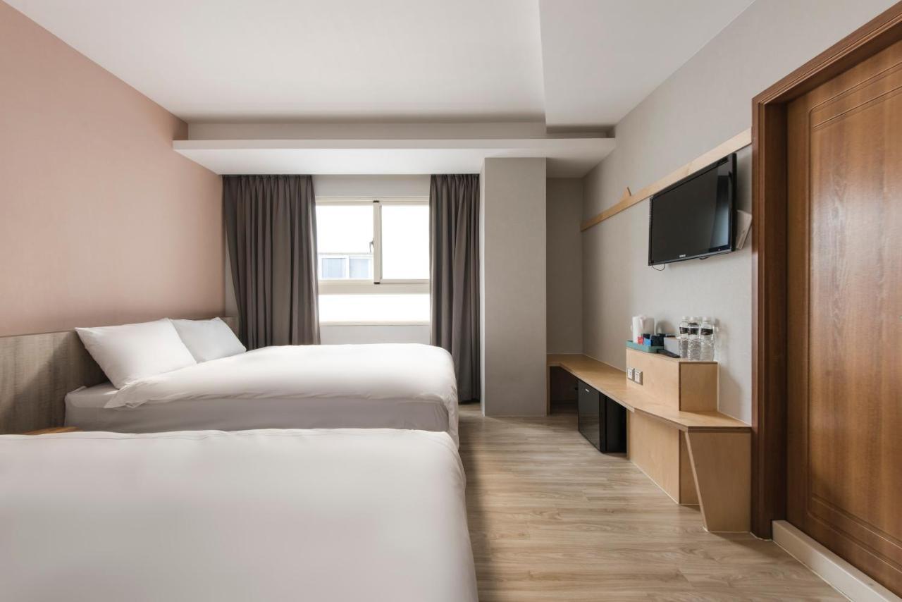 Sparrow Hotel Đài Trung Ngoại thất bức ảnh